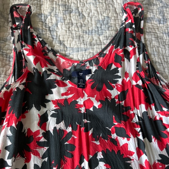 Gap Flower tank ! - Picture 4 of 4